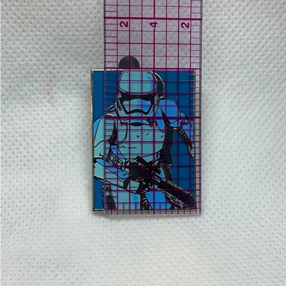 Stormtrooper Enamel Pin - Picture 4 of 5